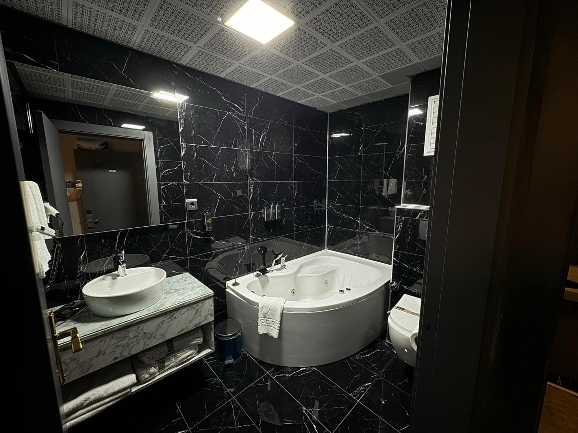 Bc Ruby Hotel